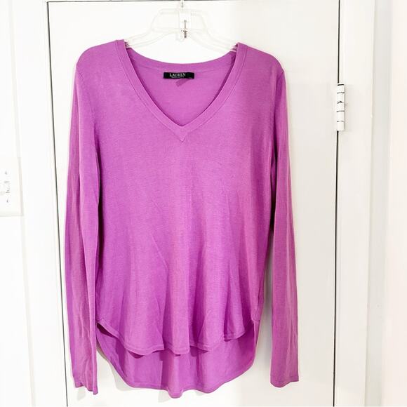 Lauren Ralph Lauren Purple Silk Blend Sweater V Neckline Size Medium Lightweight - Picture 1 of 9